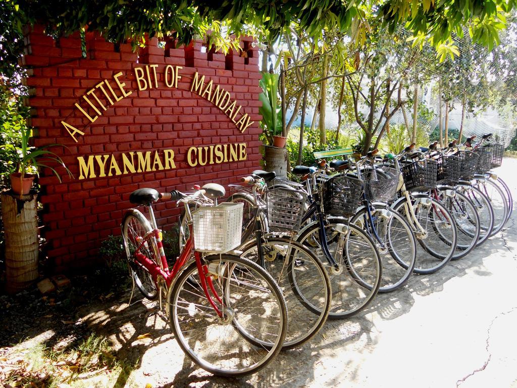 A Little Bit Of Mandalay Tavern Bed and Breakfast Exterior foto